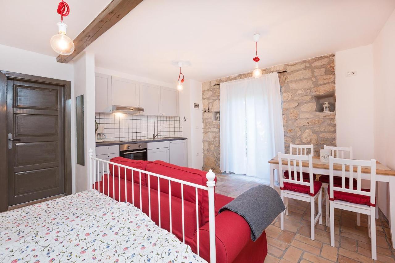 Old Town Studio And Apartment Врсар Екстер'єр фото